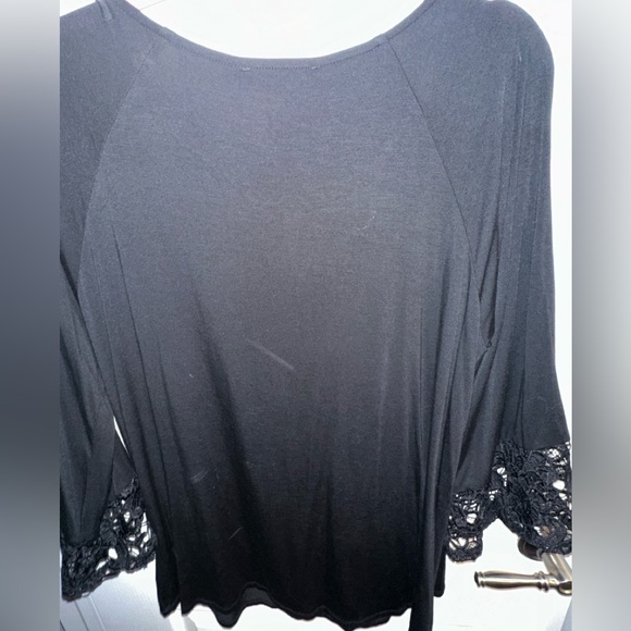 NWT Cable & Gauge XL Black Knit Soft Lace Top Peasant Blouse Macy’s $50 - Picture 2 of 8